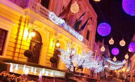 El alumbrado extraordinario de Navidad crece hasta La Barrosa