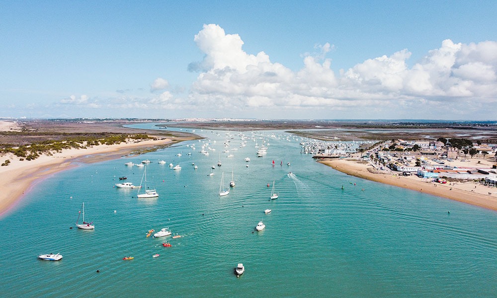 Vista aérea de la playa de Sancti Petri en Chiclana de la Frontera